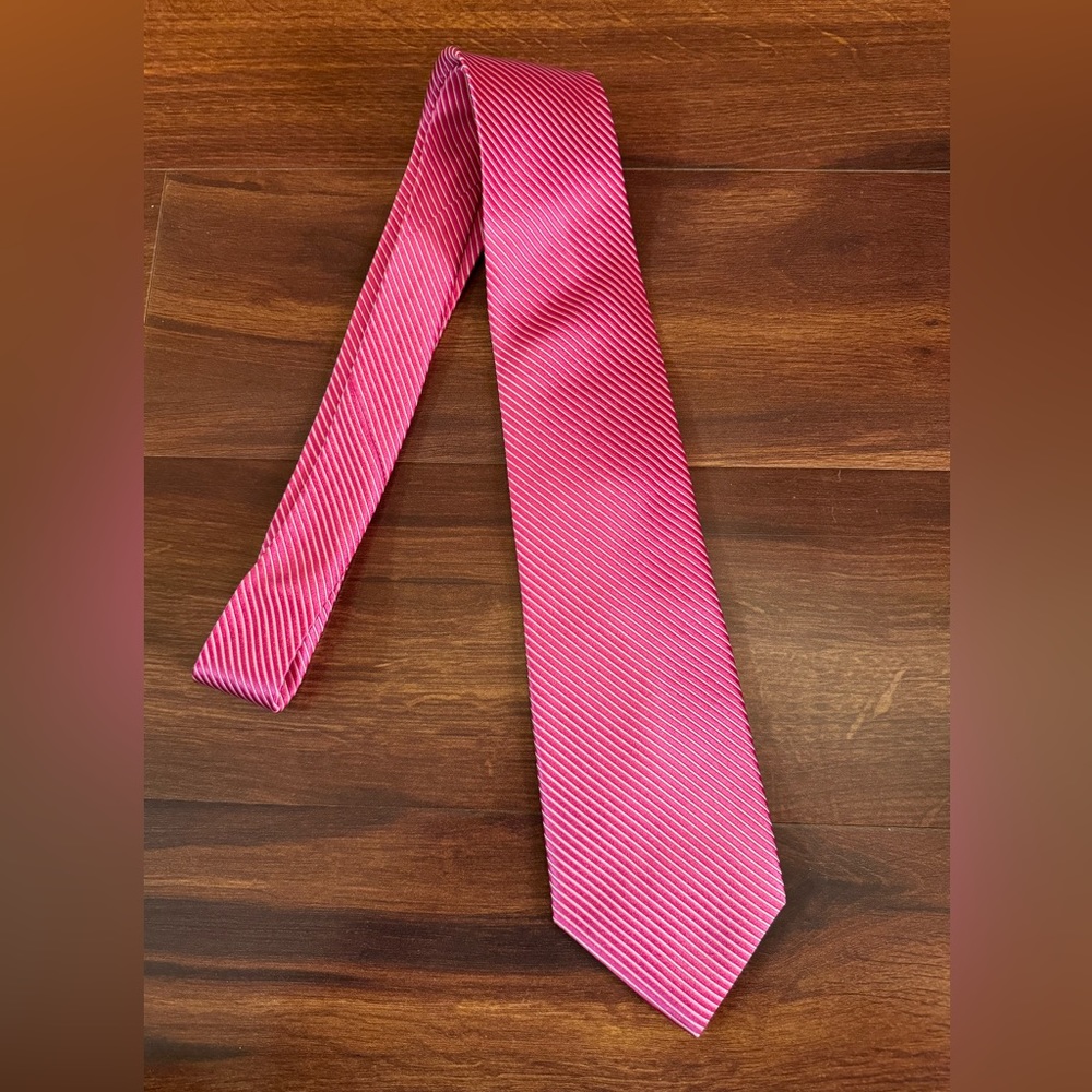 The TIE BAR 100% Silk Pink with White Pinstripes Handmade Necktie - Picture 2 of 10